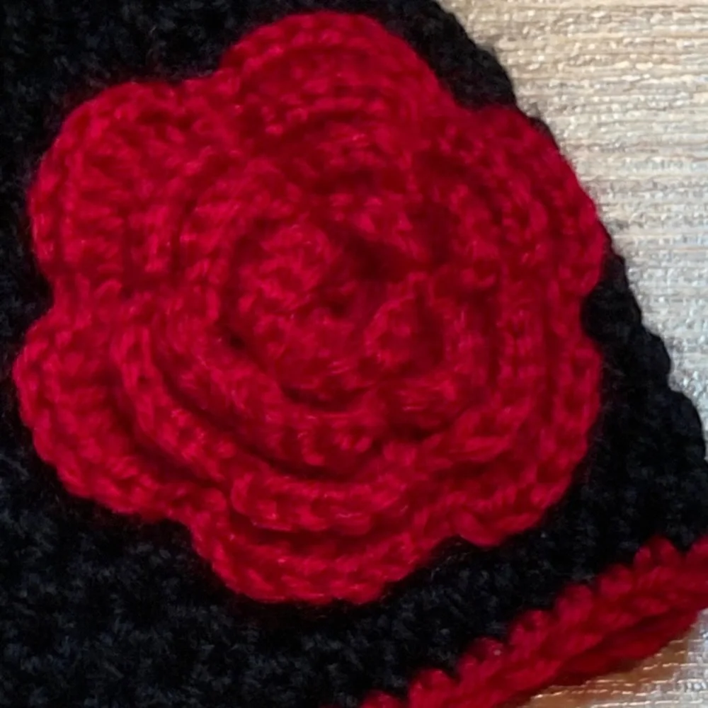 Infant Black Red‎ Crochet Rose Beanie Hat 0-9M Flower Knit Cap